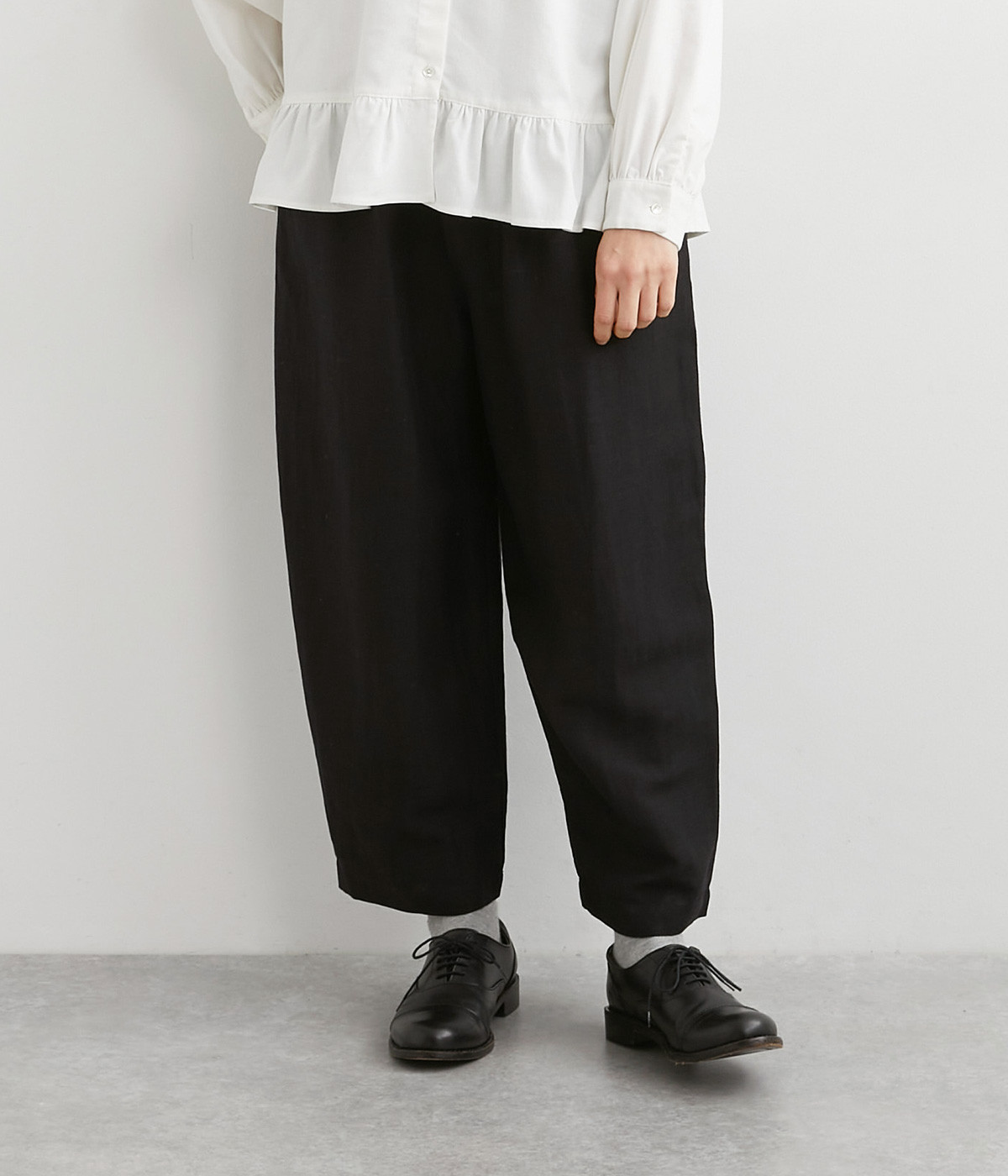 リネンレーヨン ワイドテーパードパンツ(ブラック-ONESIZE)