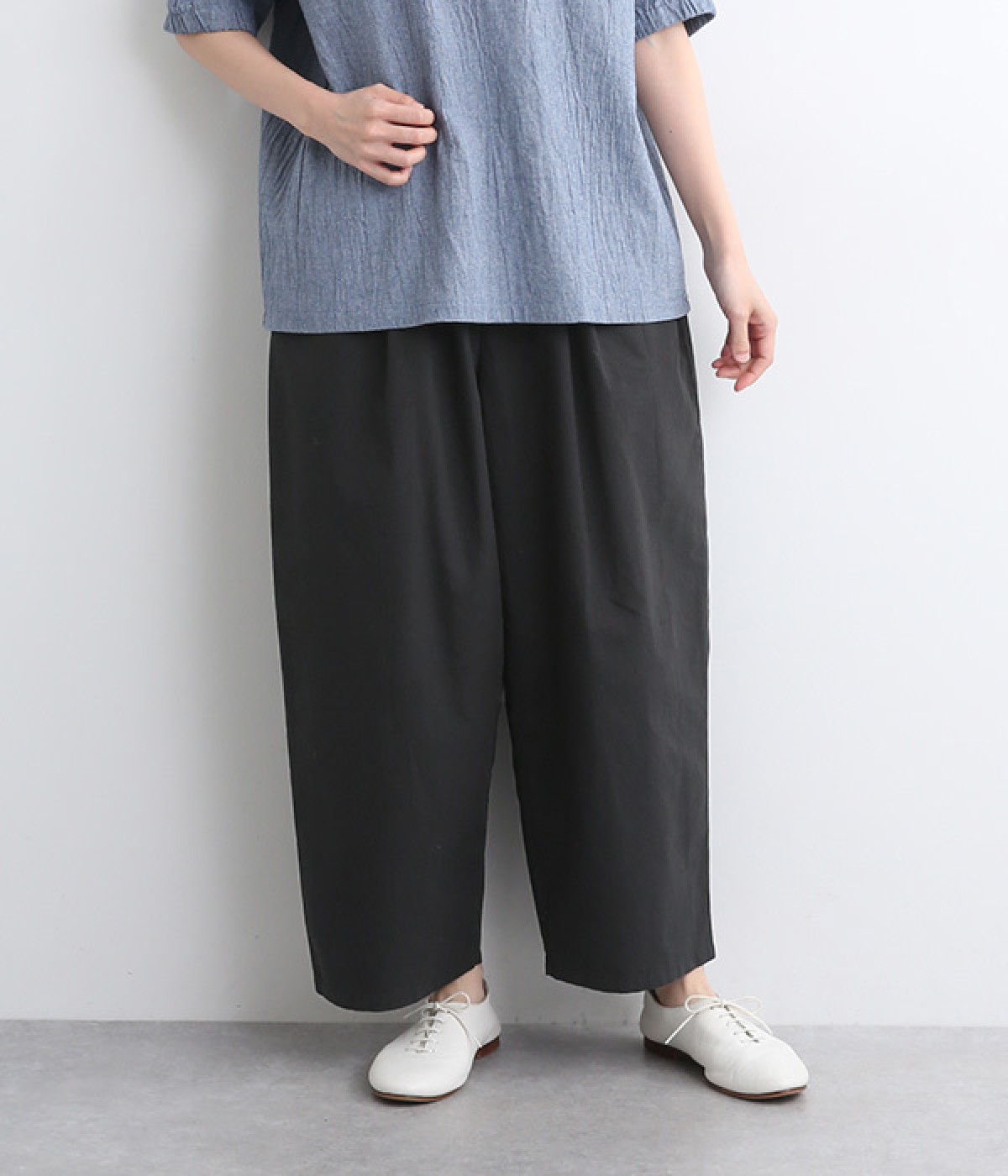 コットンリネンブロードワッシャーワイドテーパードパンツ(ブラック-ONESIZE)
