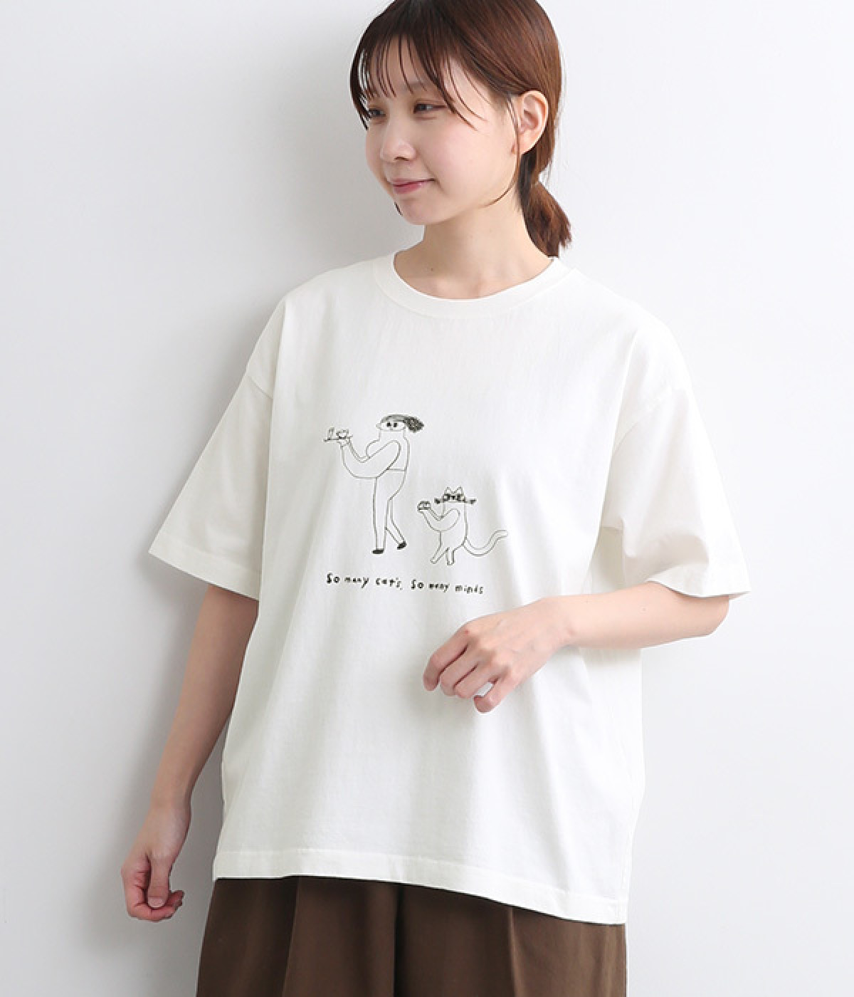 【maboさんコラボ】プリントTシャツ　ガール＆キャット(オフ×ブラック-ONESIZE)