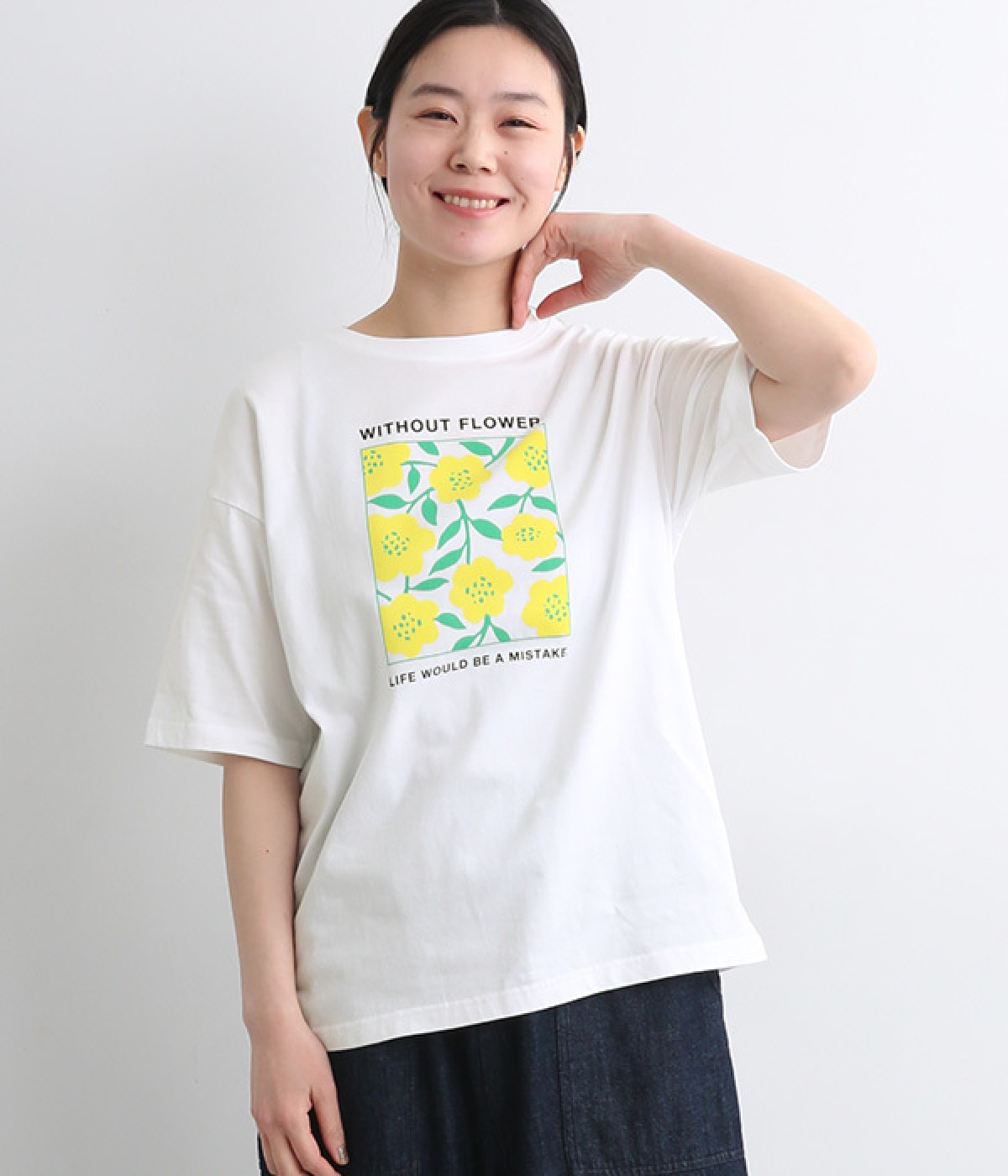 ビッグシルエット　FLOWER　Tシャツ(ホワイト-ONESIZE)