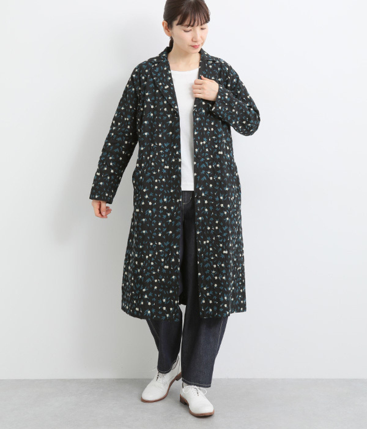 コットンミニフラワー総柄刺繍トレンチコート(ブラック-ONESIZE)