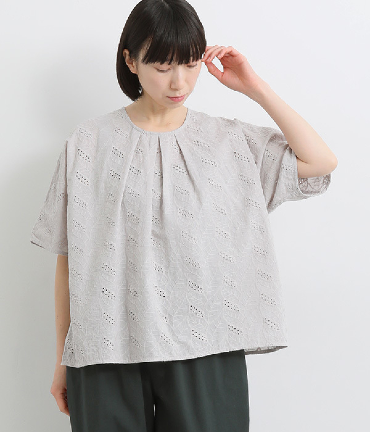 コットン透かし刺繍ドルマンブラウス(グレー-ONESIZE)