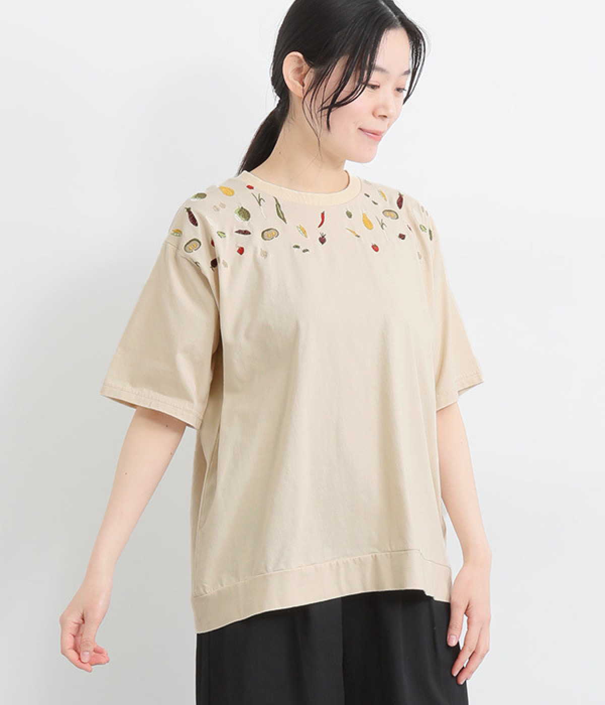コットンさらさら天竺野菜刺繍5分袖Ｔシャツ(アイボリー-ONESIZE)