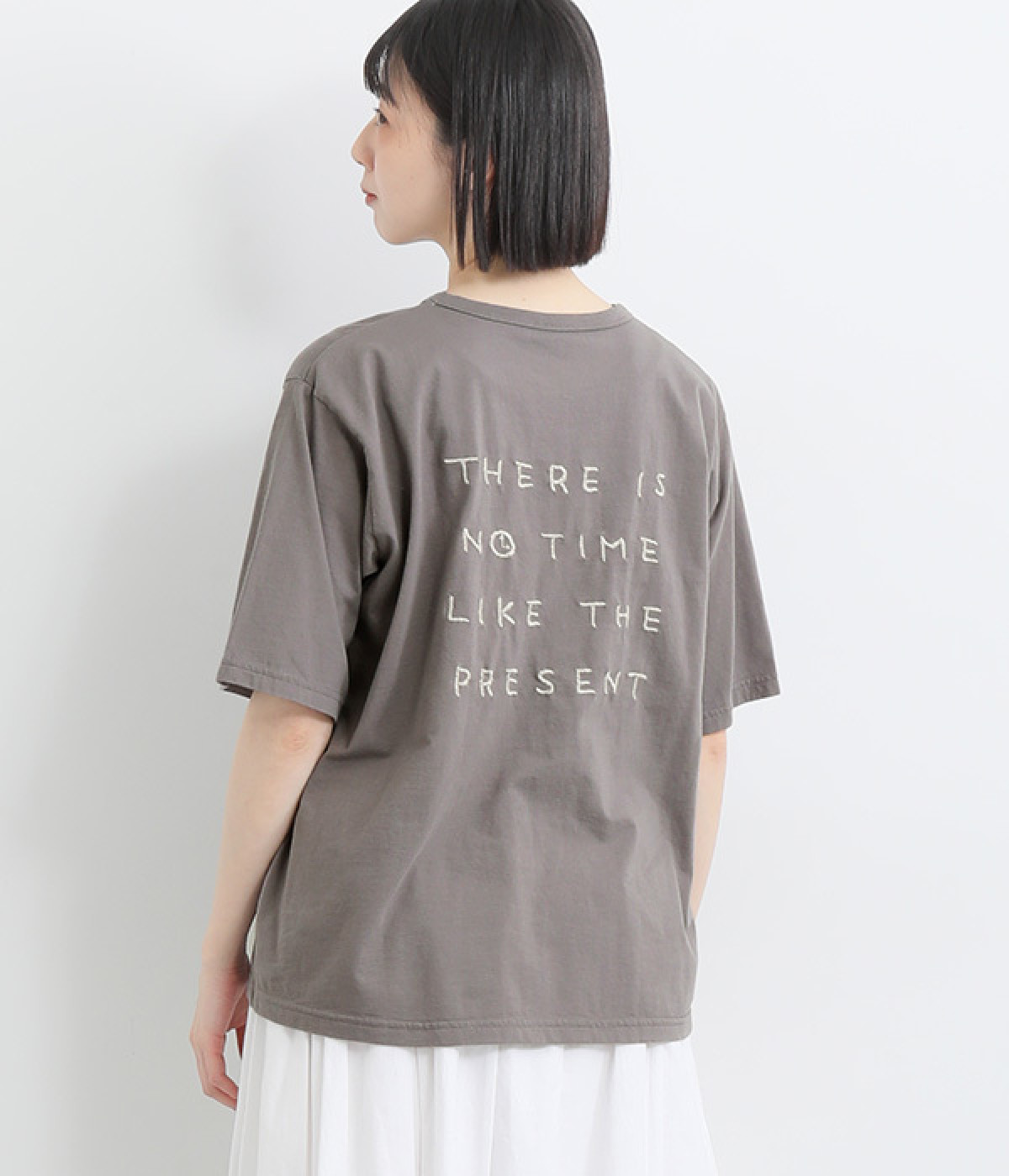 コットンさらさら天竺ピスネーム付きロゴ刺繍Ｔシャツ(チャコールグレー-ONESIZE)