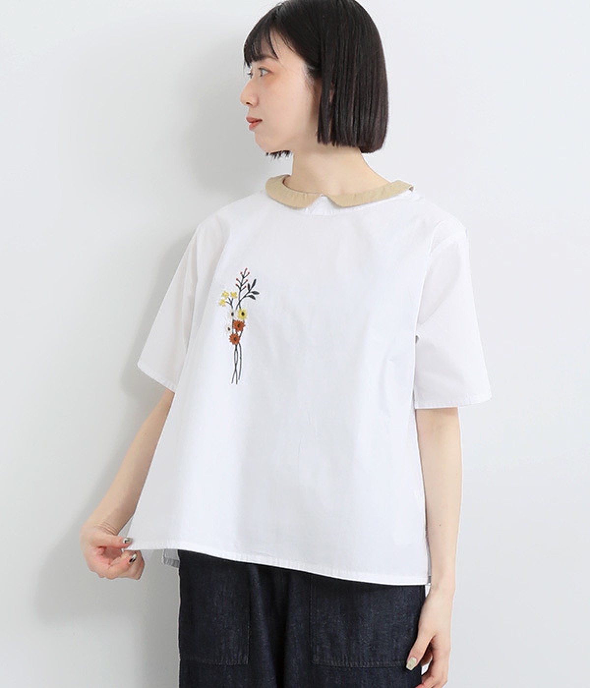 コットンシャンブレー花刺繍ブラウス(ホワイト-ONESIZE)