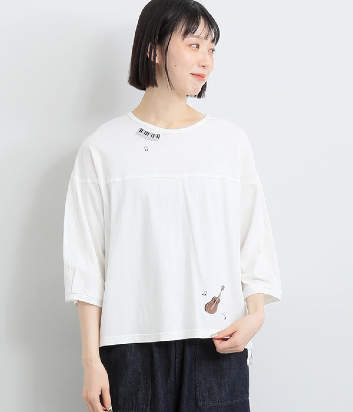 コットンリネン天竺夜風と音色刺繍Ｔシャツ(ホワイト-ONESIZE)