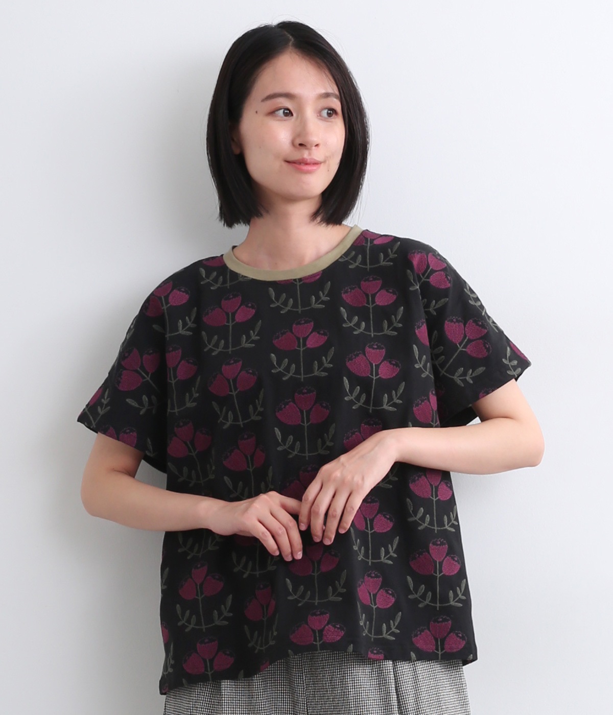 大柄花刺繍ドルマンTシャツ(ブラック-ONESIZE)