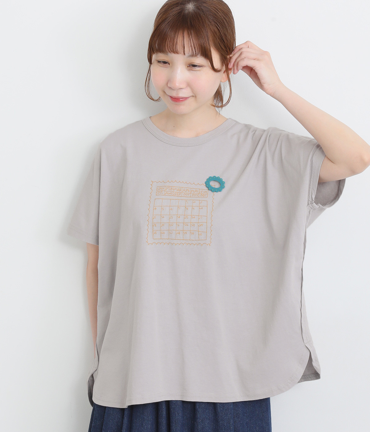 カレンダー刺繍Tシャツ(アイスグレー-ONESIZE)