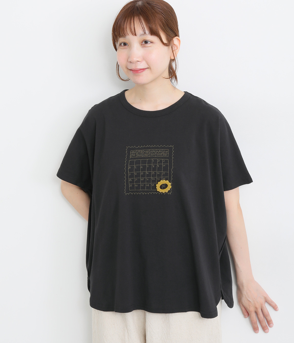 カレンダー刺繍Tシャツ(ブラック-ONESIZE)
