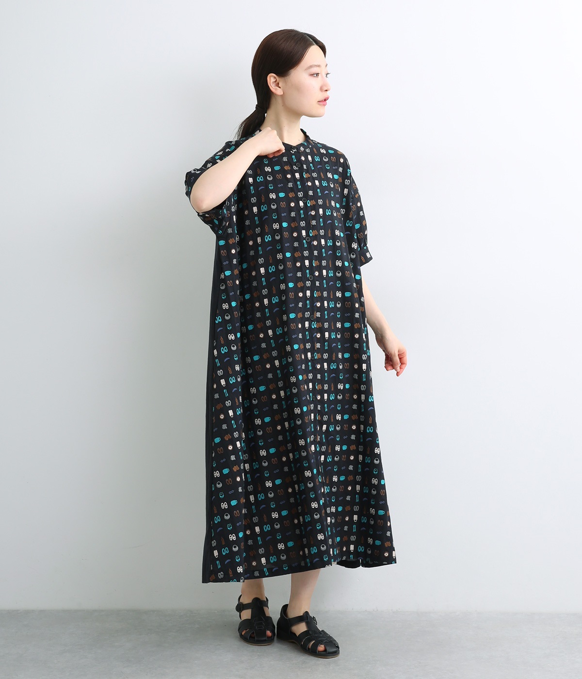 お出かけ総柄刺繍ワンピース(ブラック-ONESIZE)
