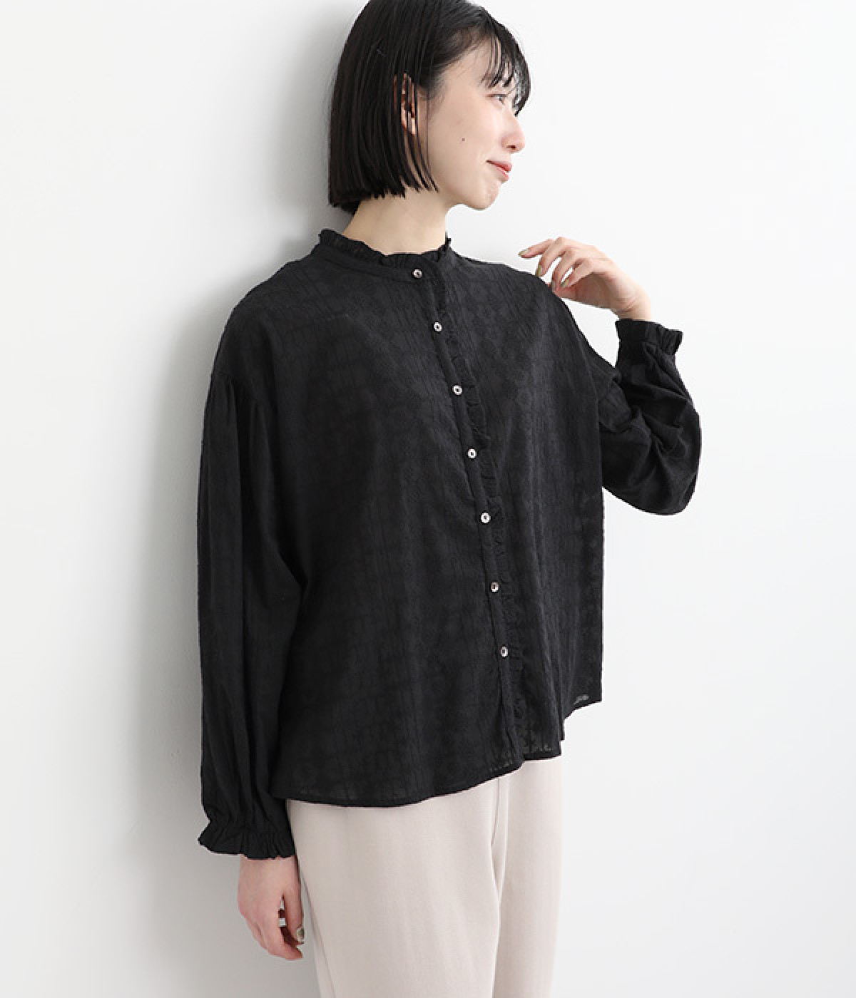 コットンボイル刺繍フリルシャツ(ブラック-ONESIZE)