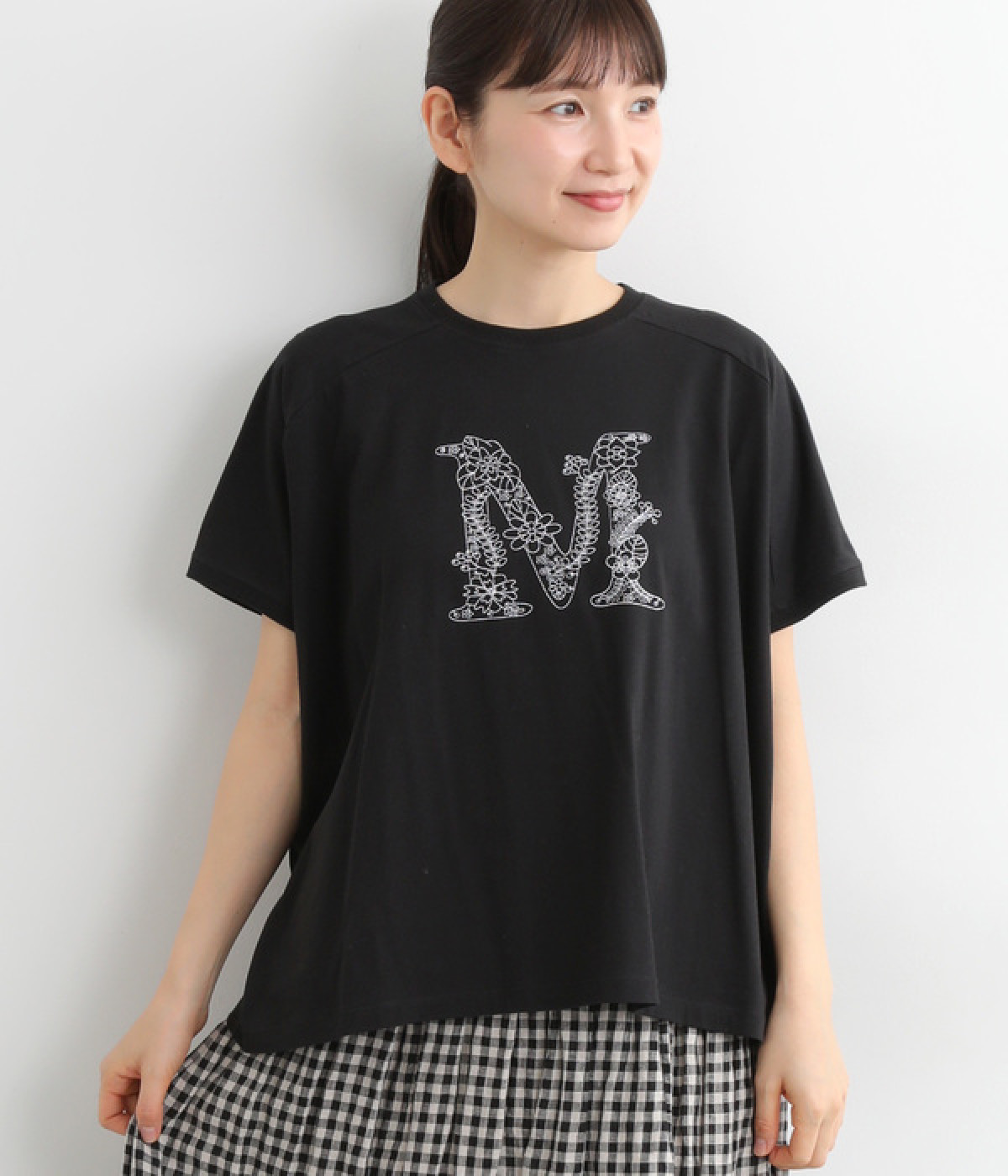 コットン天竺刺繍変形ワイドＴシャツ　M(ブラック-ONESIZE)