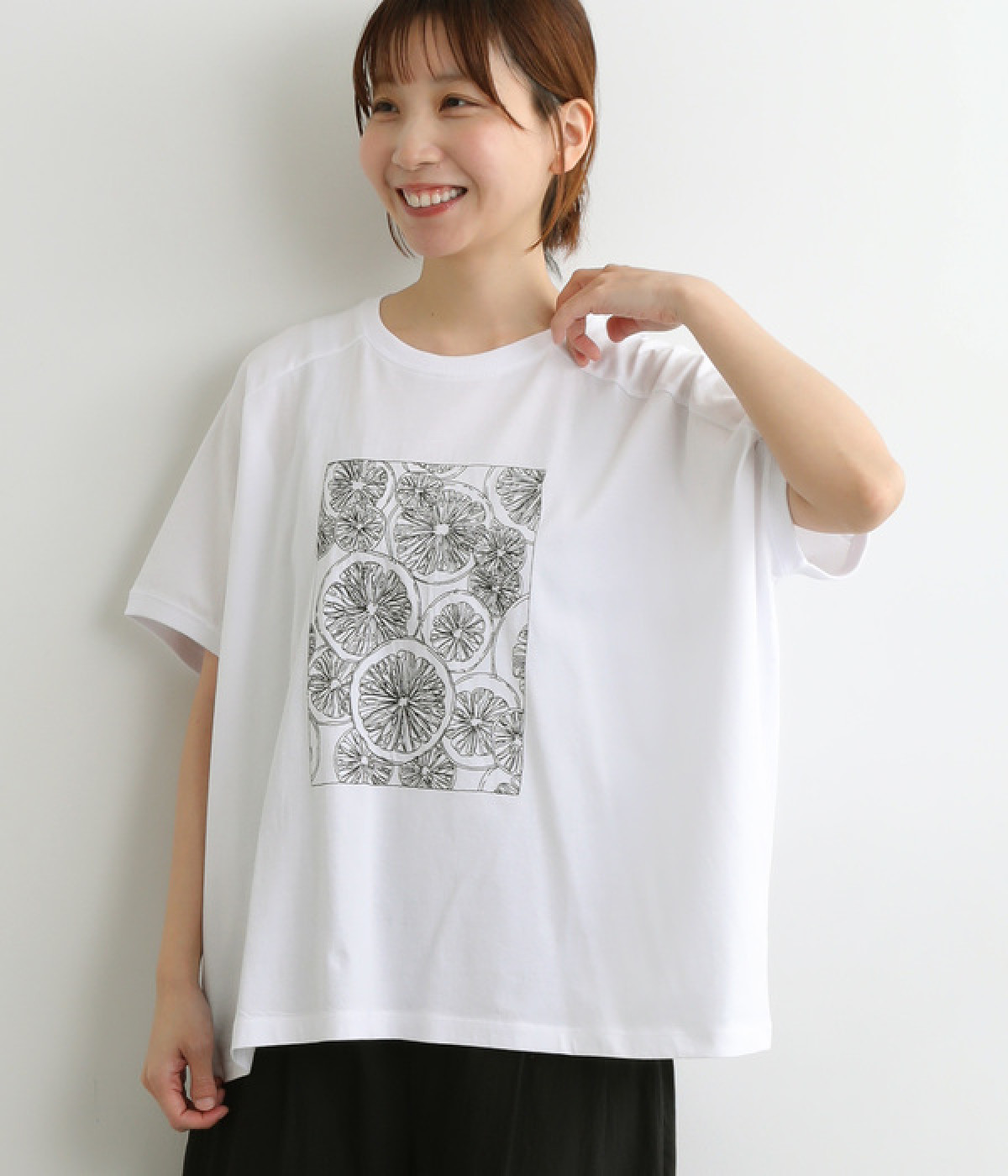 コットン天竺刺繍変形ワイドＴシャツ　レモン(ホワイト-ONESIZE)