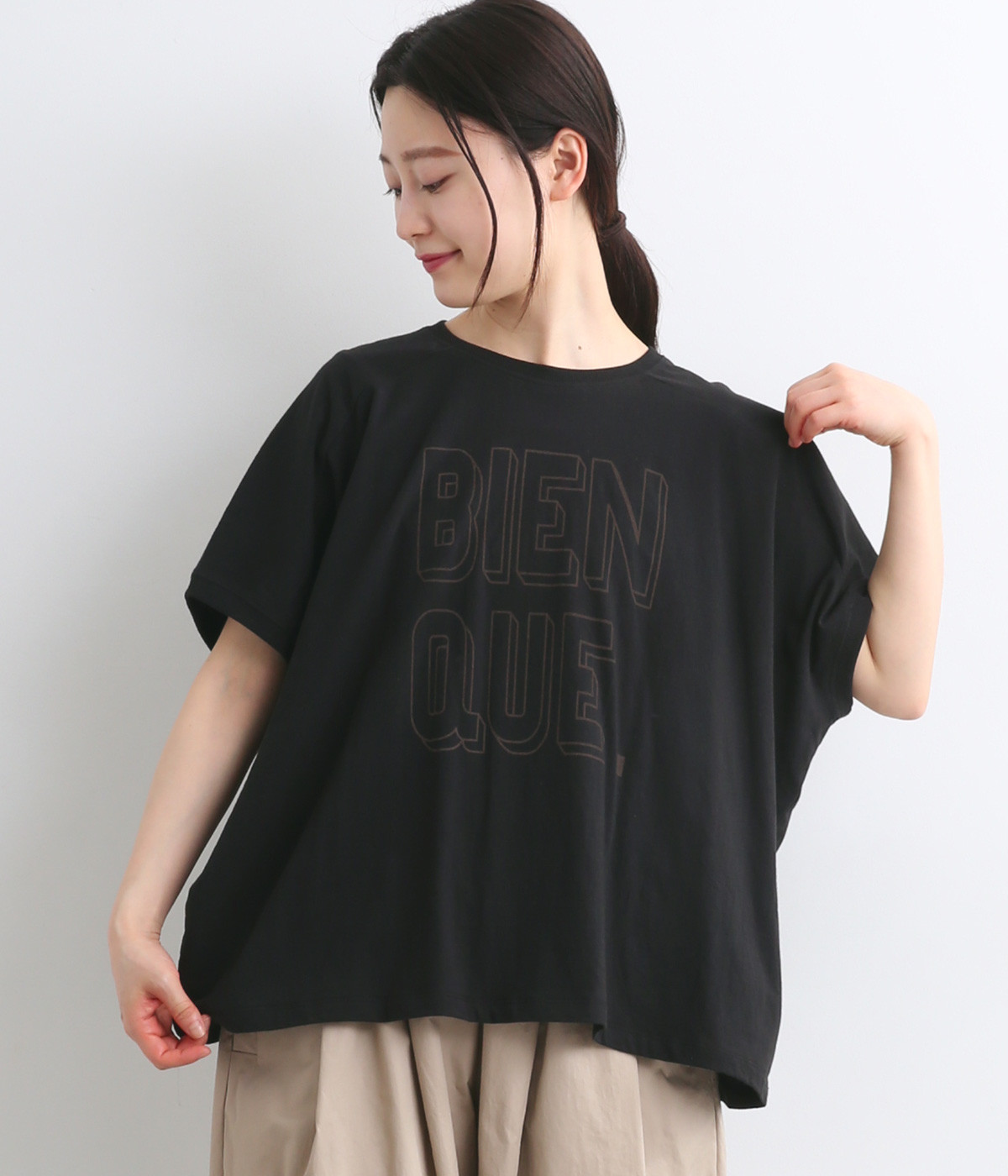良質天竺変形ワイドロゴプリントＴシャツ　BIENQUE(ブラック-ONESIZE)
