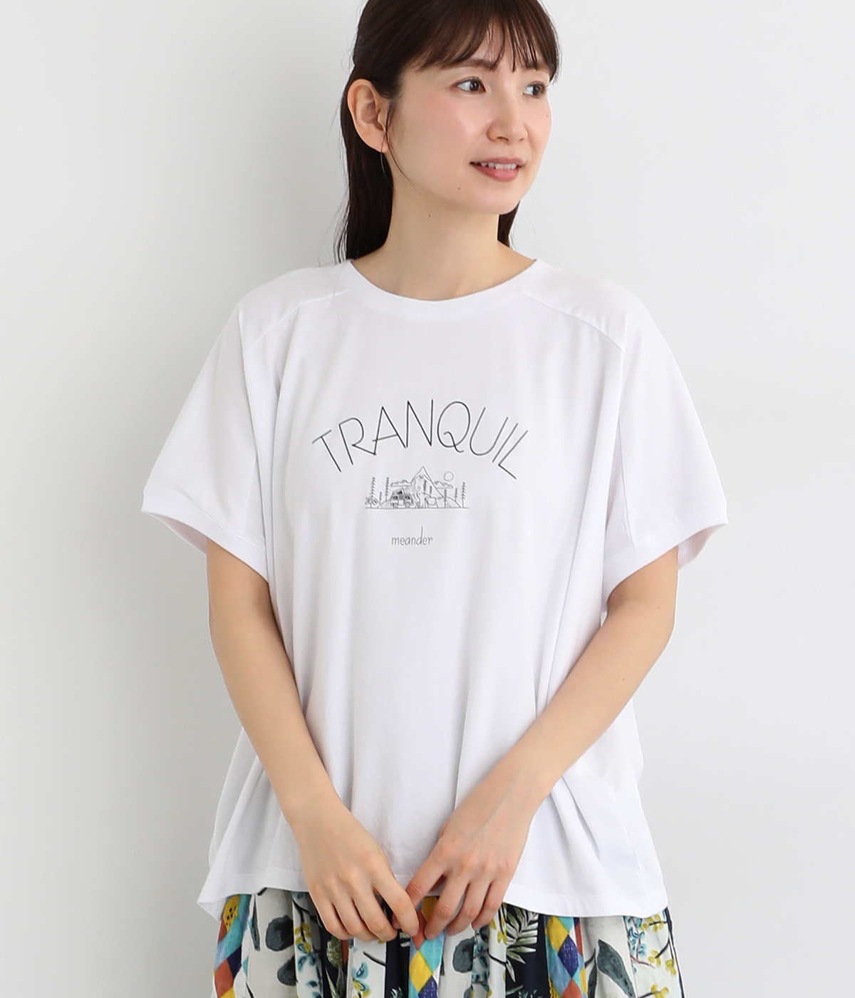 良質天竺変形ワイドロゴプリントＴシャツ　TRANQUIL(ホワイト-ONESIZE)