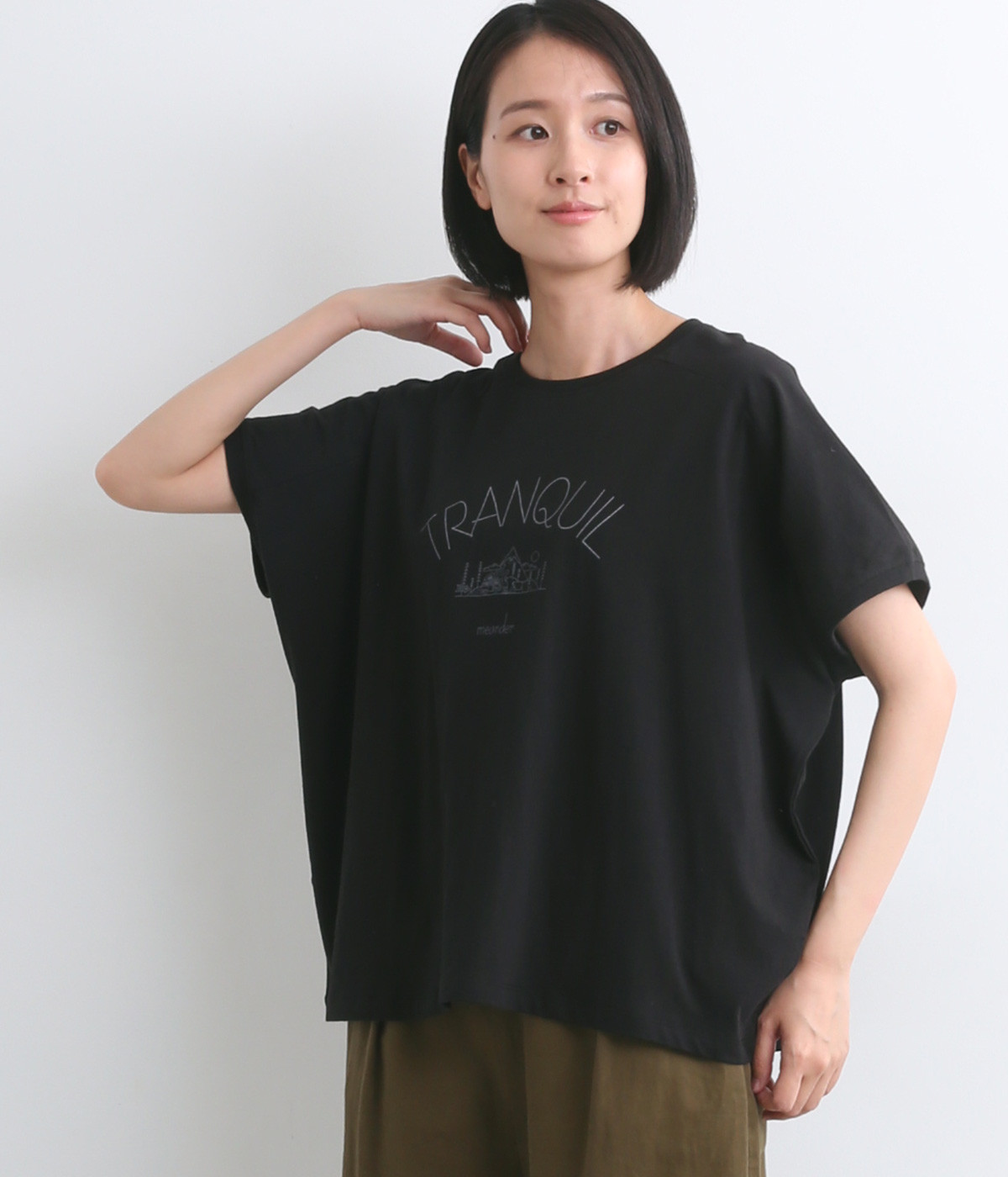 良質天竺変形ワイドロゴプリントＴシャツ　TRANQUIL(ブラック-ONESIZE)
