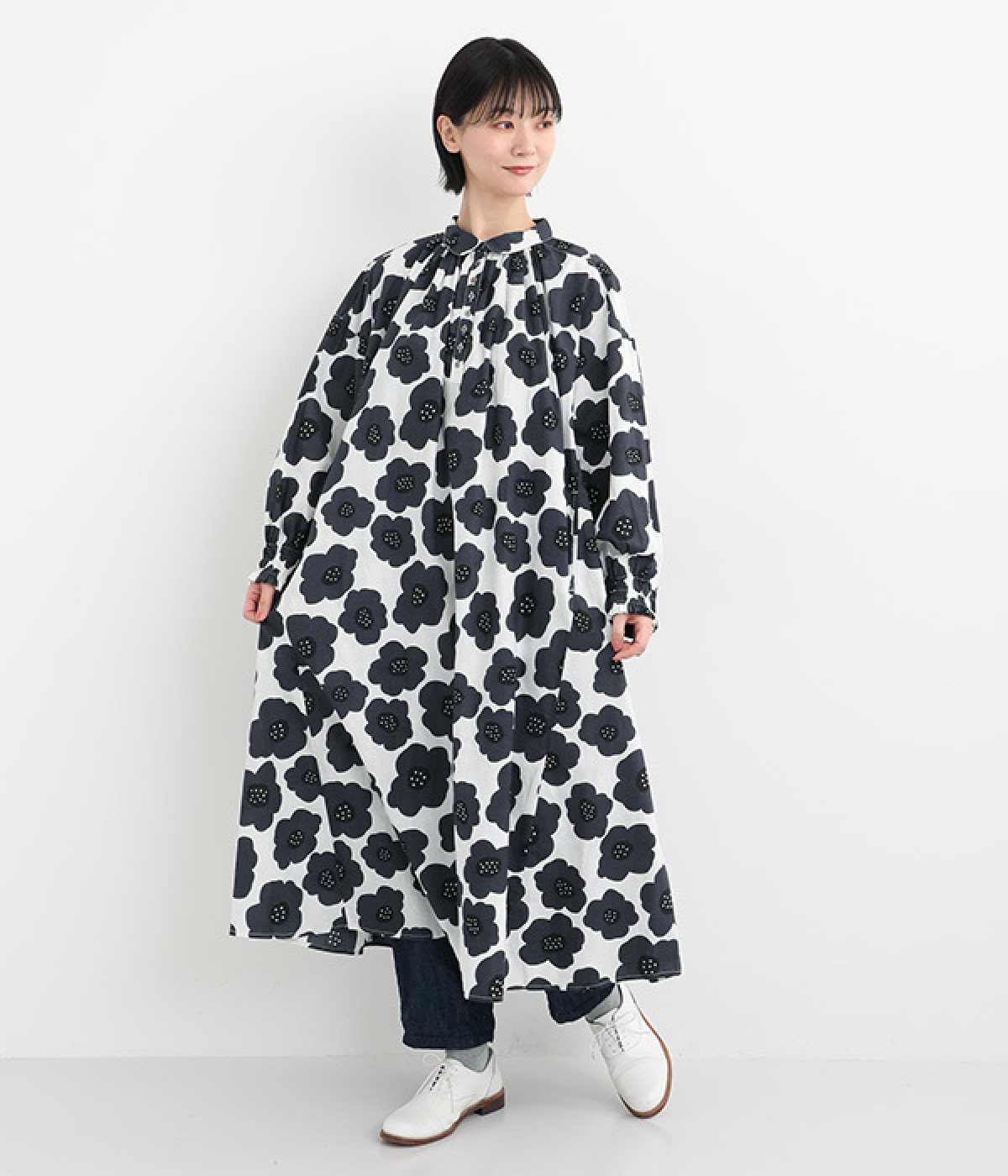 コットンシーチング花柄プリントギャザーワンピース(ホワイト-ONESIZE)