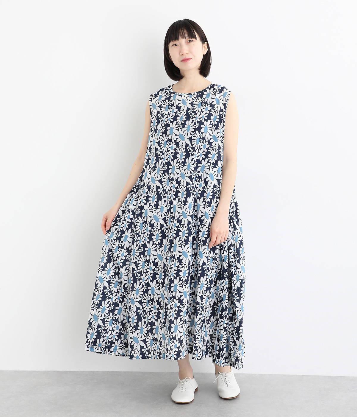 コットン花柄ギャザーノースリーブワンピース(ネイビー-ONESIZE)