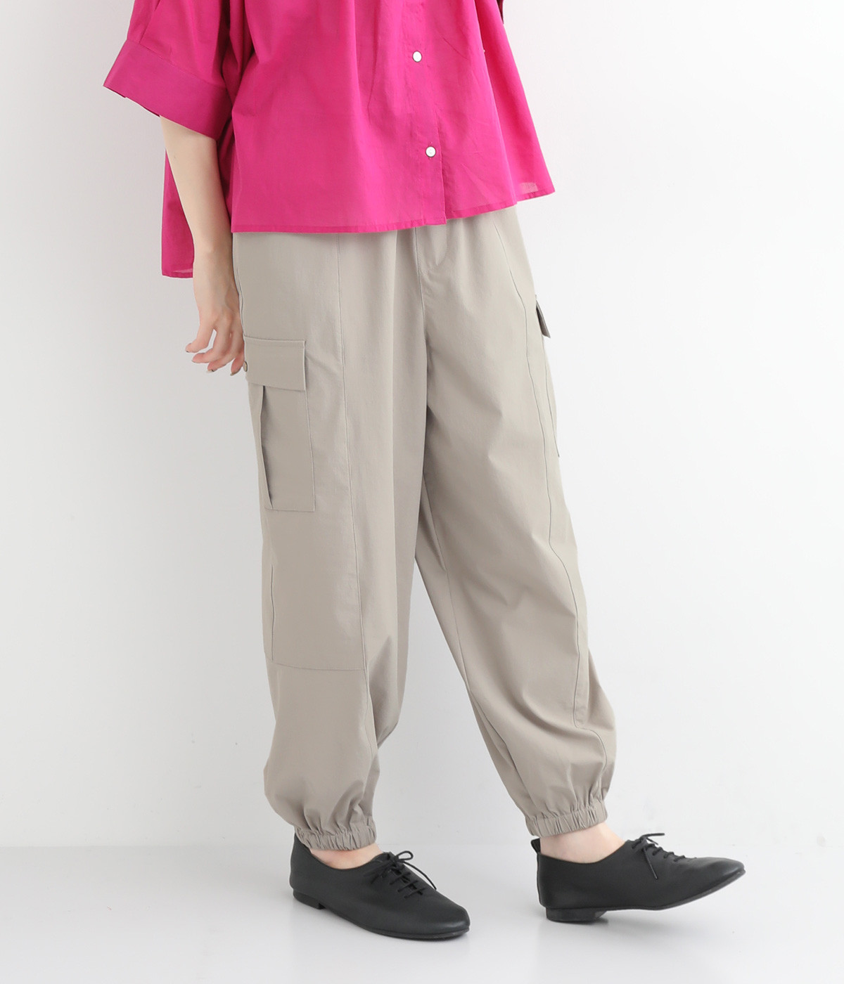 リップルトップ素材カーゴパンツ(グレージュ-ONESIZE)