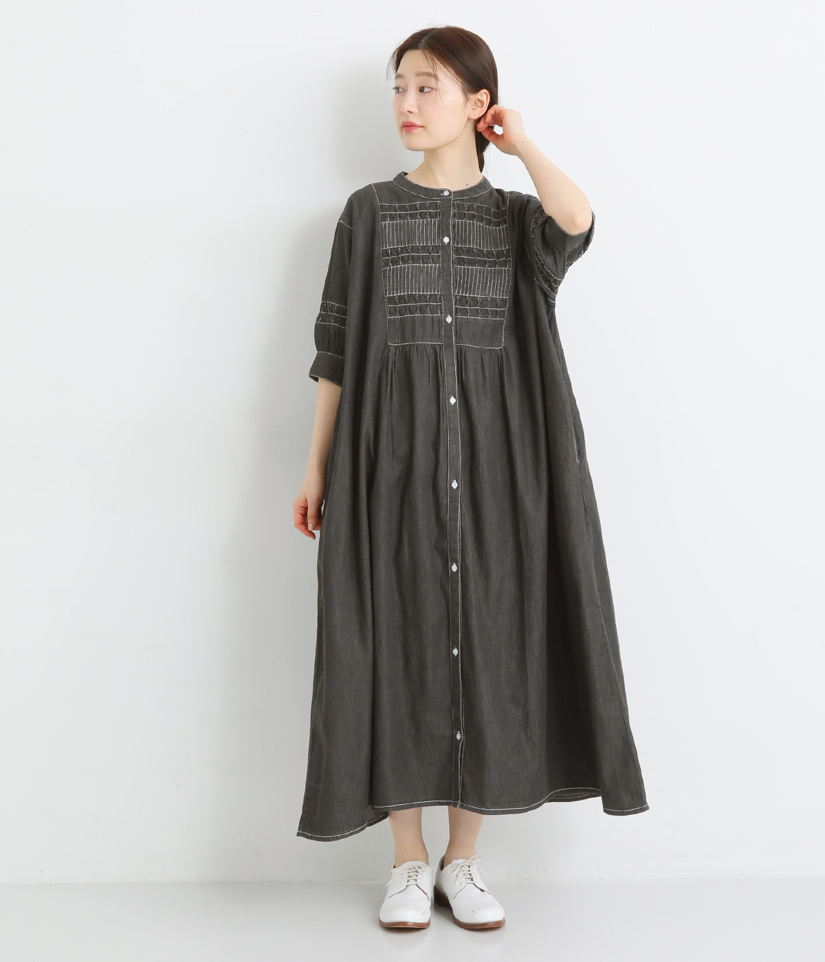 5.5ozデニム スモッキングパフ袖ワンピース(チャコール-ONESIZE)