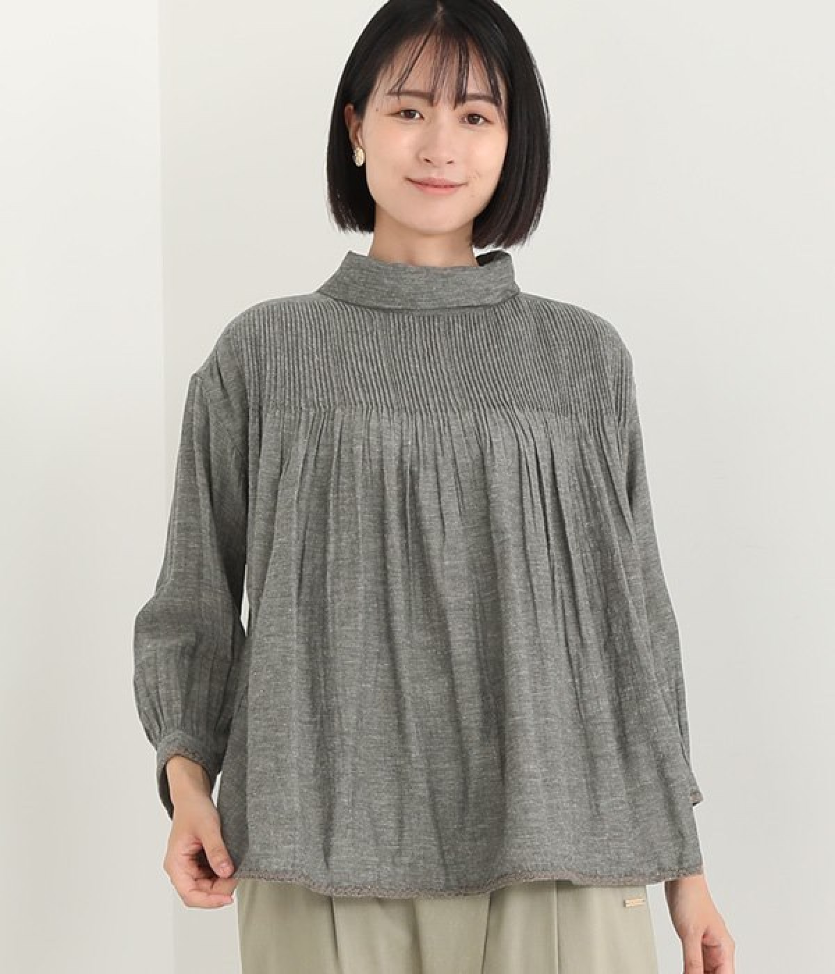 コットンリネンシャンブレーピンタックブラウス(ブラック-ONESIZE)