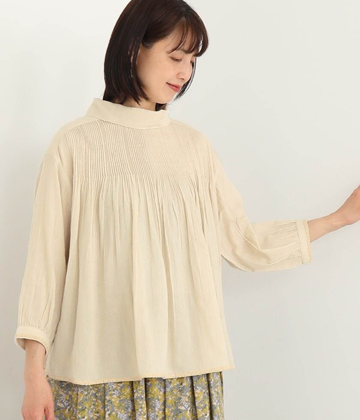 コットンリネンシャンブレーピンタックブラウス(ベージュ-ONESIZE)