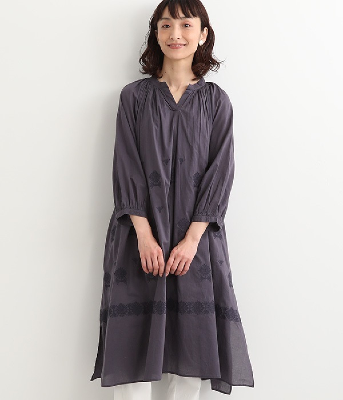 コットンボイルシシュウワンピース(ネイビー-ONESIZE)