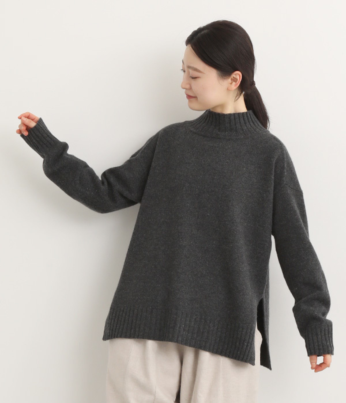 ミュージックハイネックプルオーバー(チャコール-ONESIZE)
