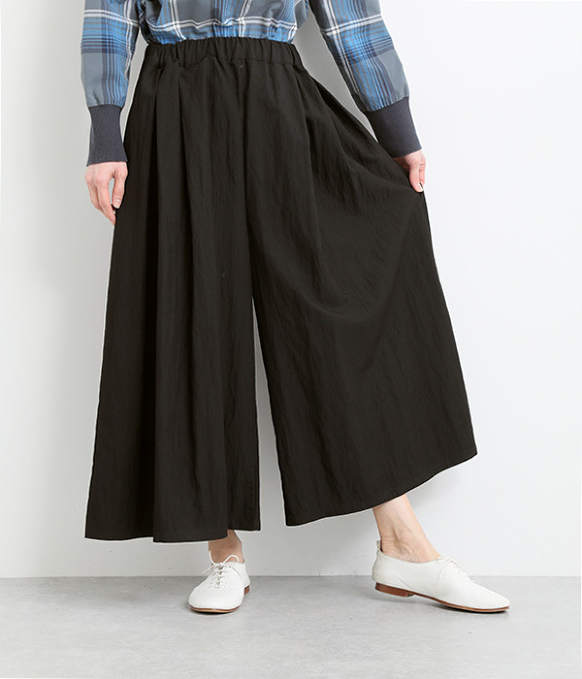 レーヨンナイロンvintagewash加工フレアギャザーパンツ(ブラック-ONESIZE)