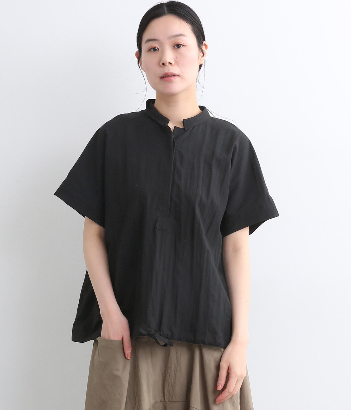レーヨンナイロンツイル裾絞りブラウス(ブラック-ONESIZE)