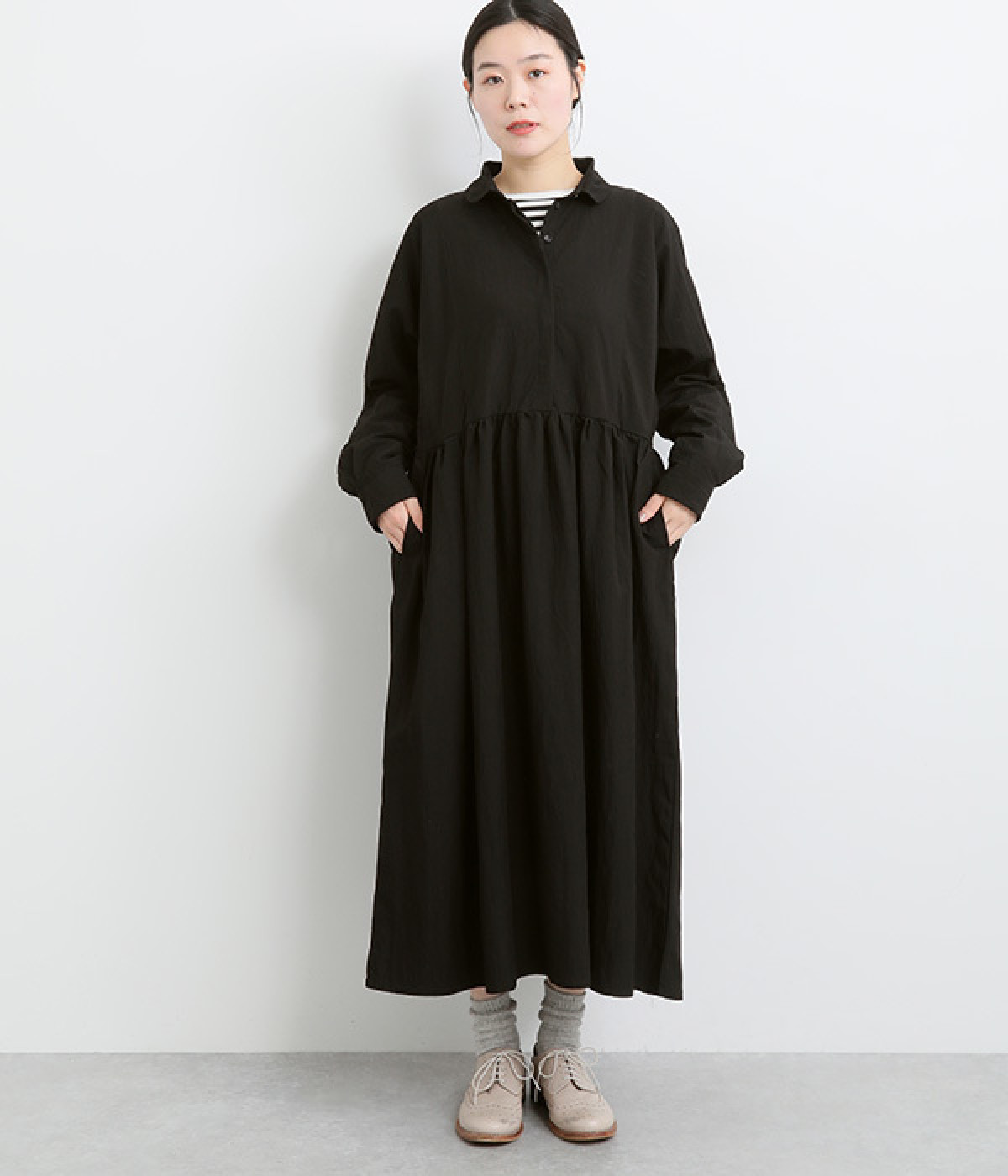 レーヨンナイロンvintagewash加工襟付き切替かぶりワンピース(ブラック-ONESIZE)