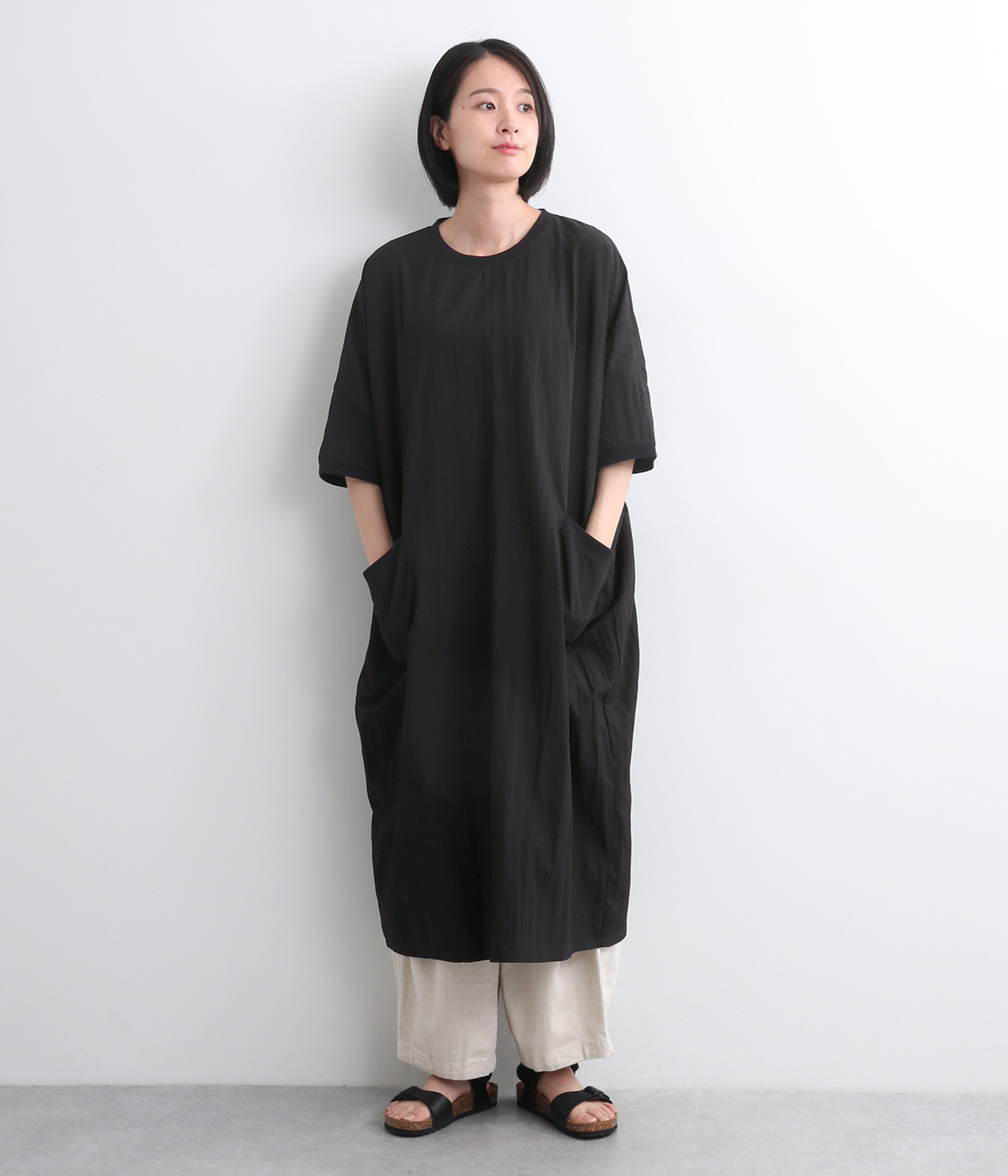 レーヨンナイロンツイルコクーンワンピース(ブラック-ONESIZE)