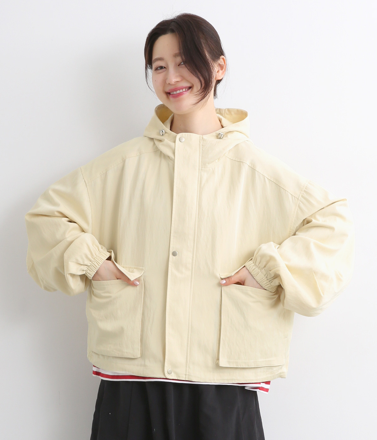 レーヨンナイロンツイルフードショートジャケット(ライトベージュ-ONESIZE)