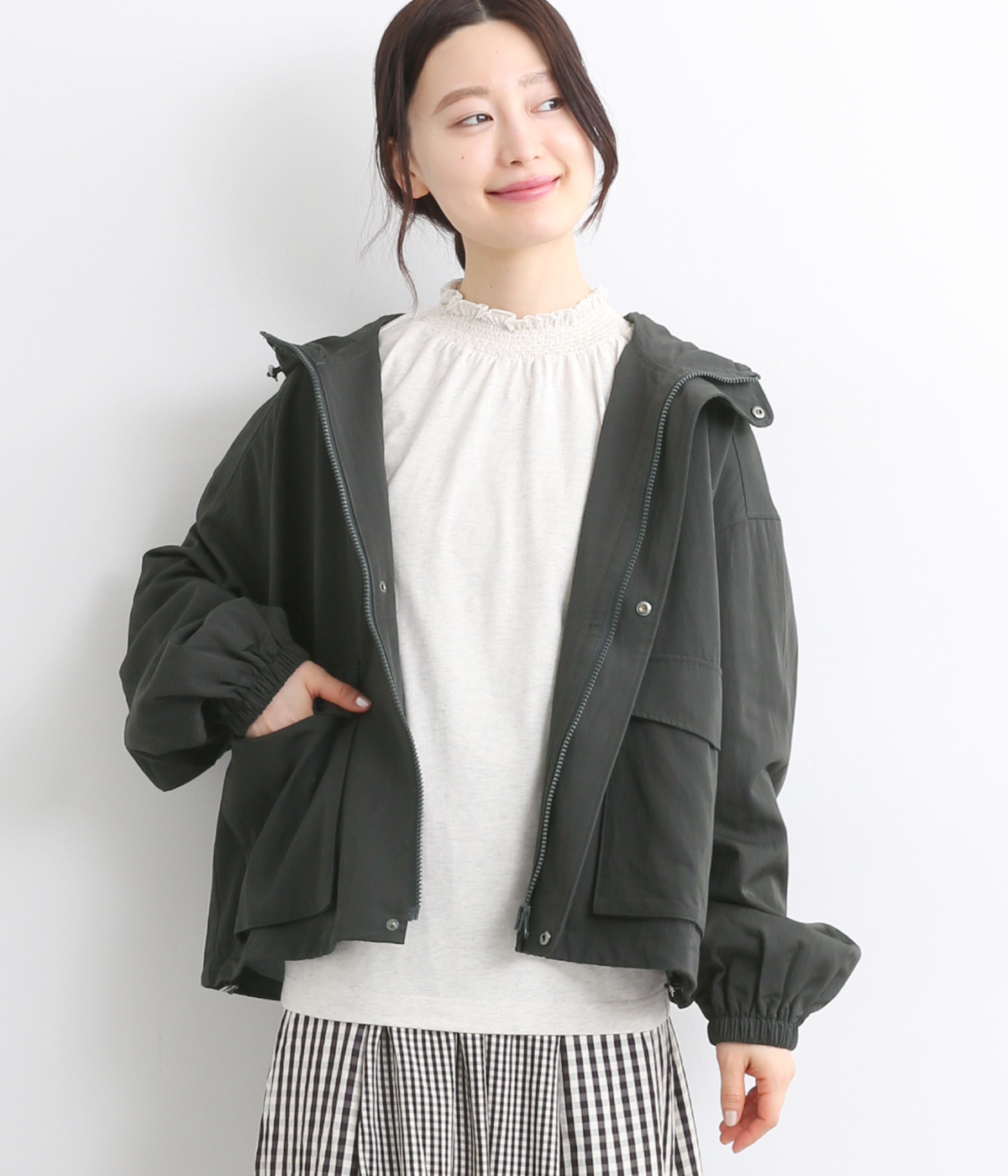 レーヨンナイロンツイルフードショートジャケット(チャコール-ONESIZE)