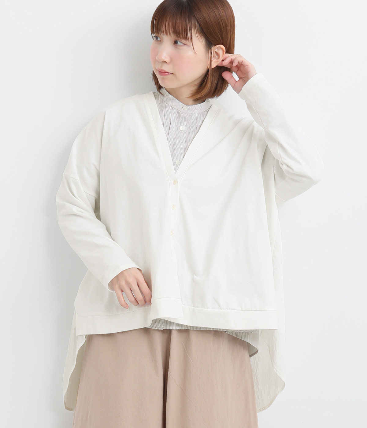 背面布帛切替カーディガン(オフホワイト-ONESIZE)