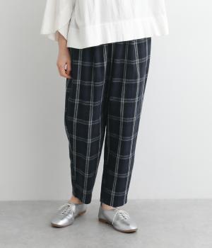 コットンリネン平織テーパードパンツ