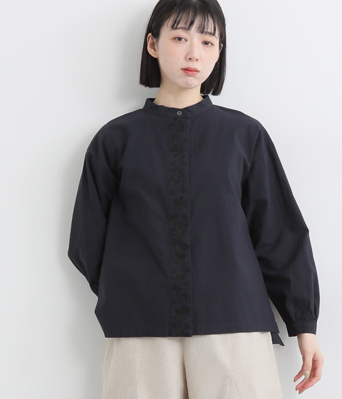 コットン平織ライン刺繍ブラウス(ネイビー-ONESIZE)