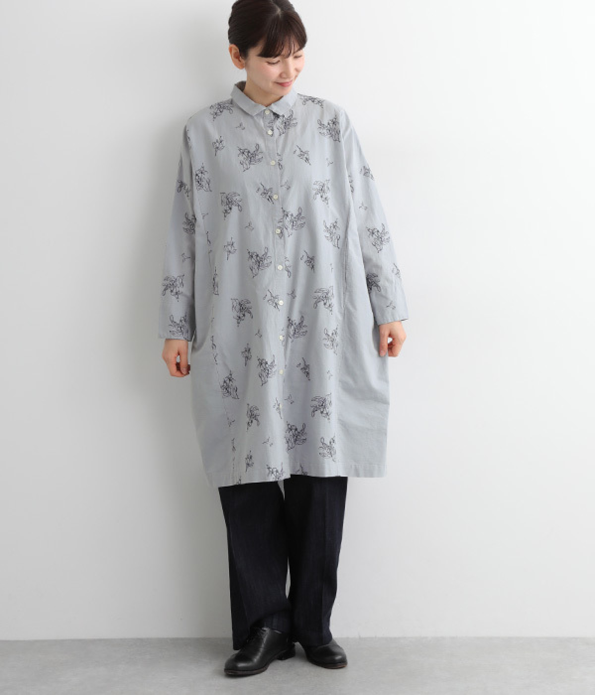 【tukuroi by SUN VALLEY】コットンリネン平織総柄刺繍ワンピース(シャビーブルー-ONESIZE)