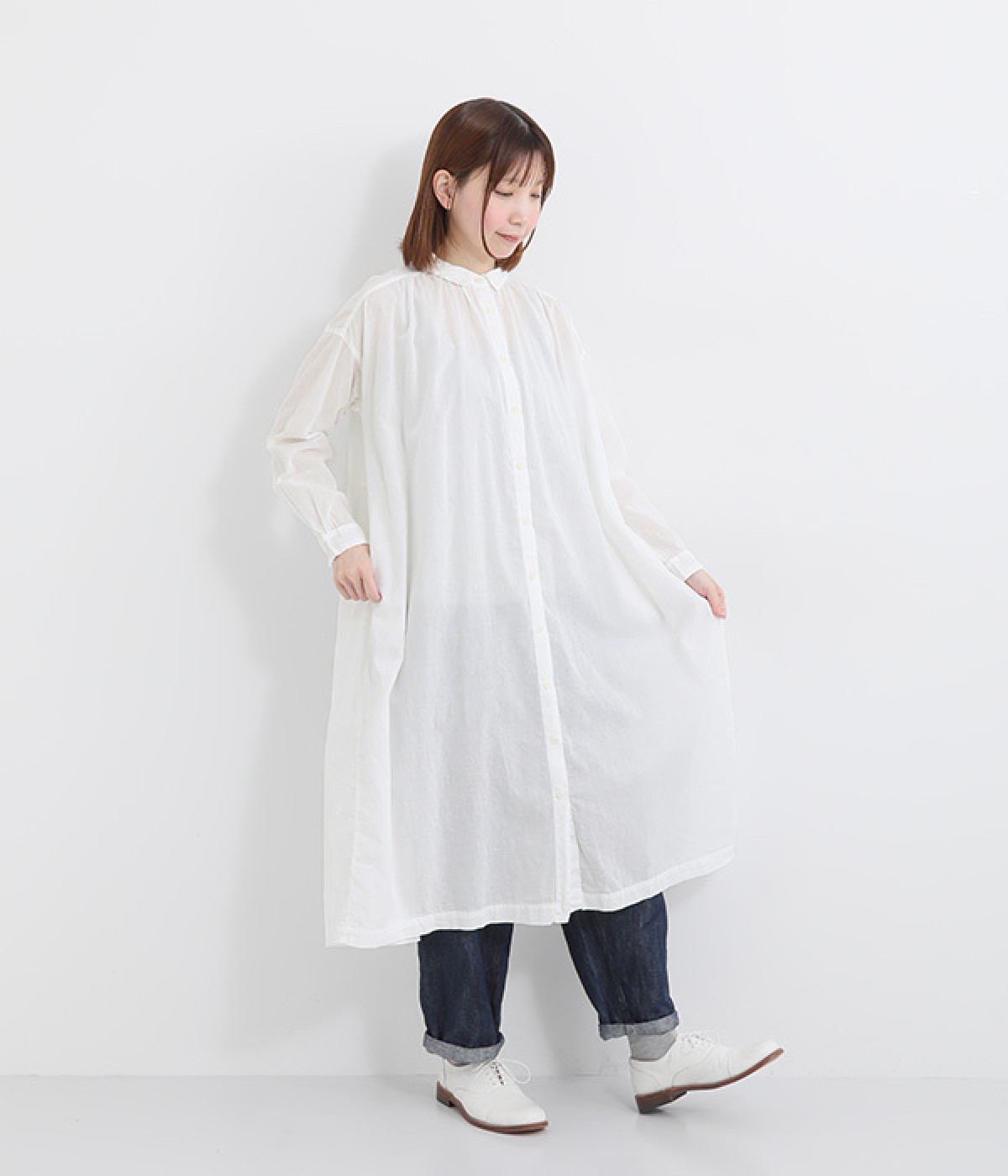 コットン日本製品染めギャザーシャツワンピース(ホワイト-ONESIZE)