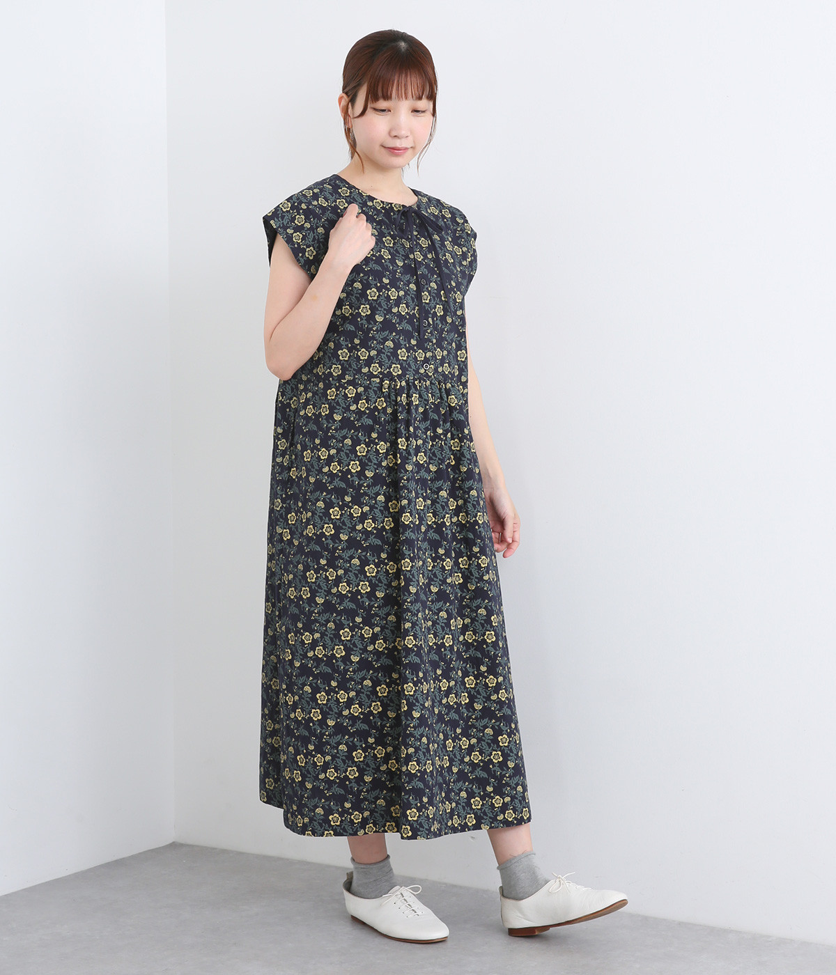 コットン平織総柄プリント　ノースリーブ2wayワンピース(ネイビー-ONESIZE)