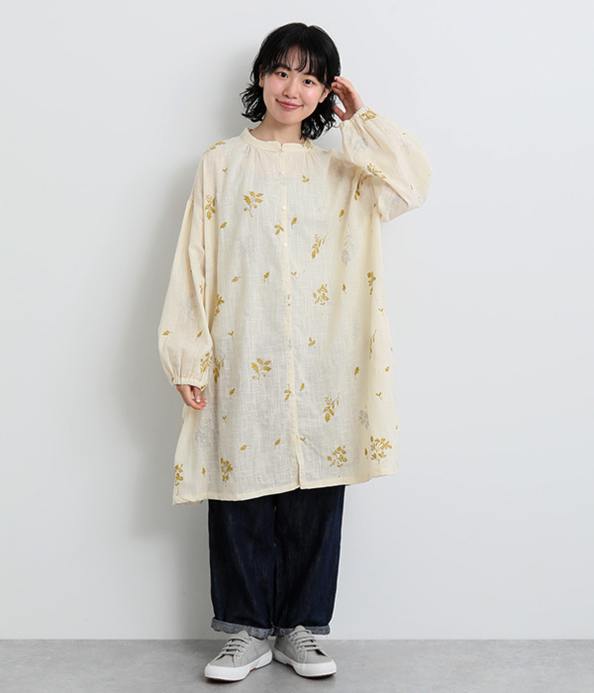 ダンシングフラワー前開きチュニック(ベージュ-ONESIZE)