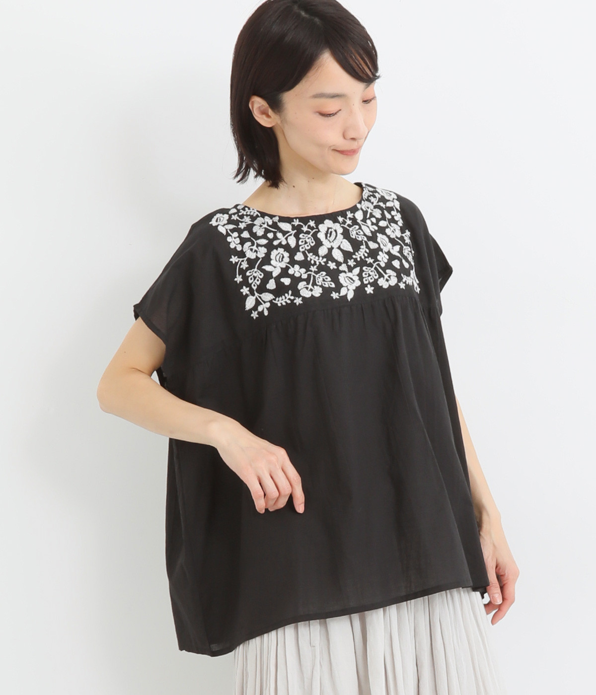 刺繍ボニータフラワープルオーバー(ブラック-ONESIZE)