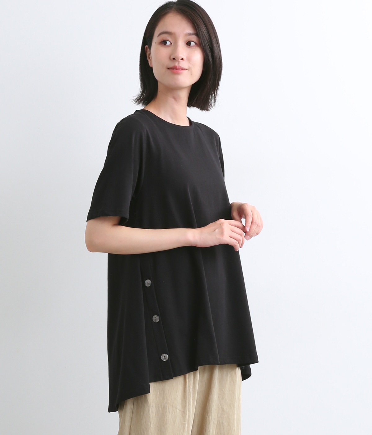 コットンサイドボタン切替5分袖AラインTシャツ(ブラック-ONESIZE)