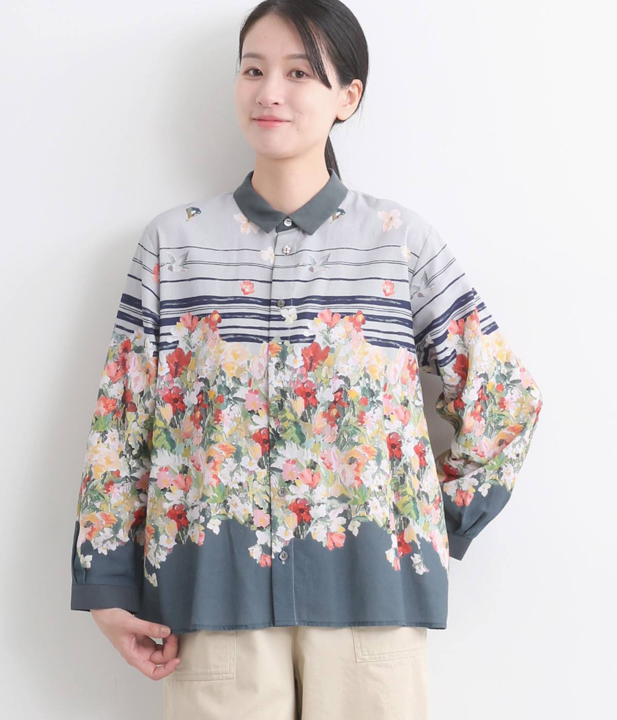 SUPER HAKKA×庄島歩音 コットンビエラ｢Flower field｣プリントAラインシャツブラウス(ネイビー-ONESIZE)