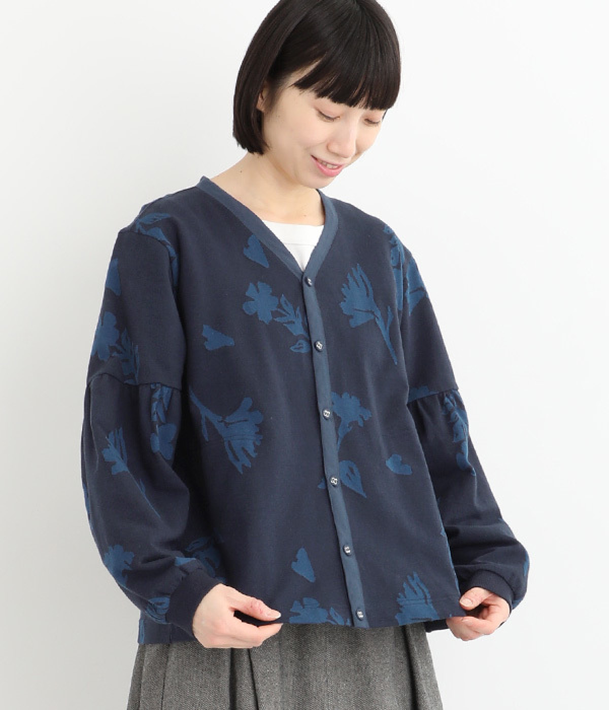 40/20インレイ リズミカルフラワージャカードVネックカーディガン(ネイビー-ONESIZE)