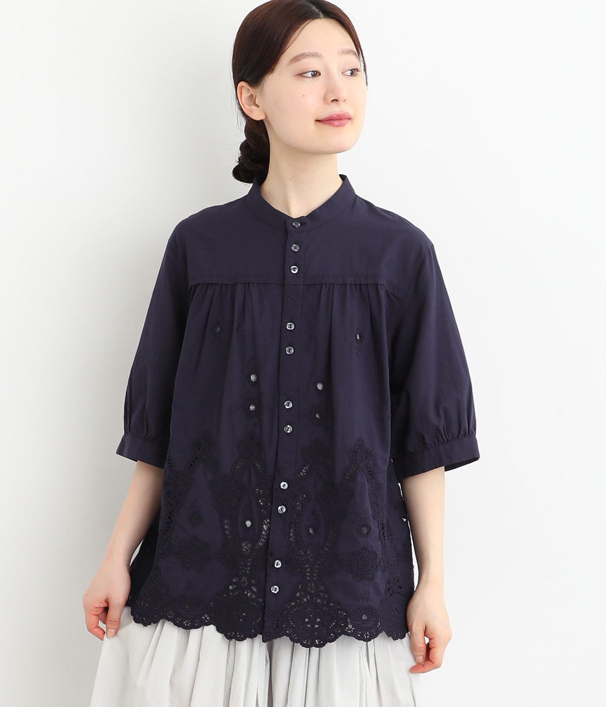 コットンローンフラワースカラップケミカルレースブラウス(ネイビー-ONESIZE)