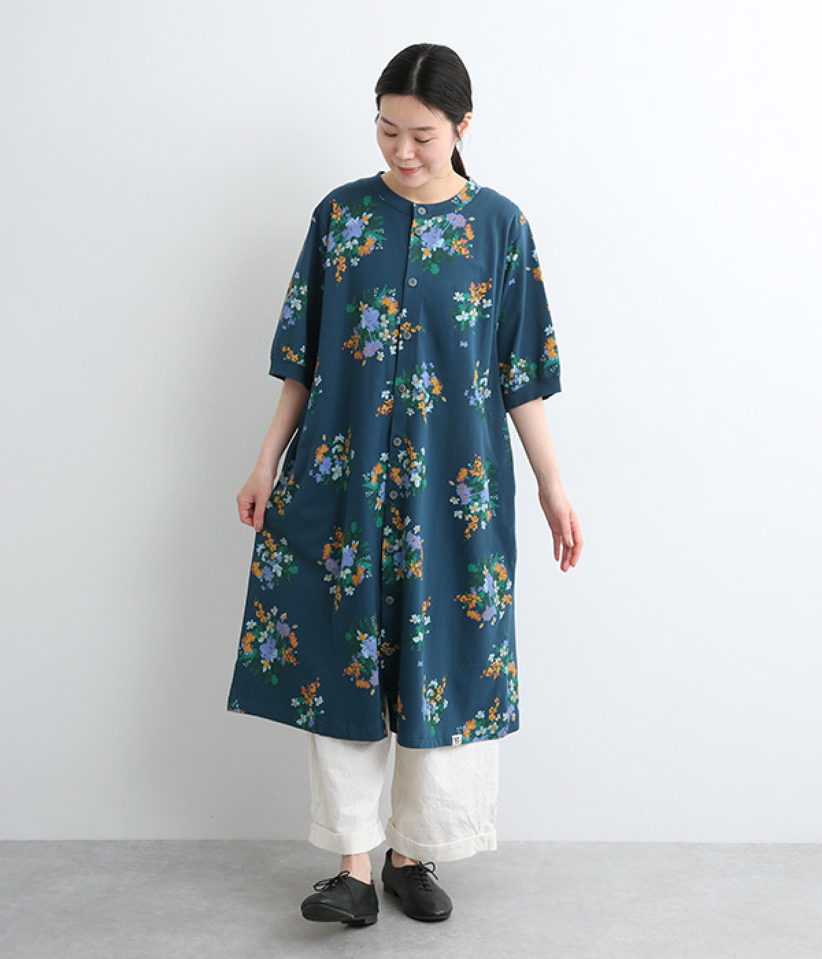ミニ裏毛ロマンチックフラワープリント前開きワンピース(ブルー-ONESIZE)