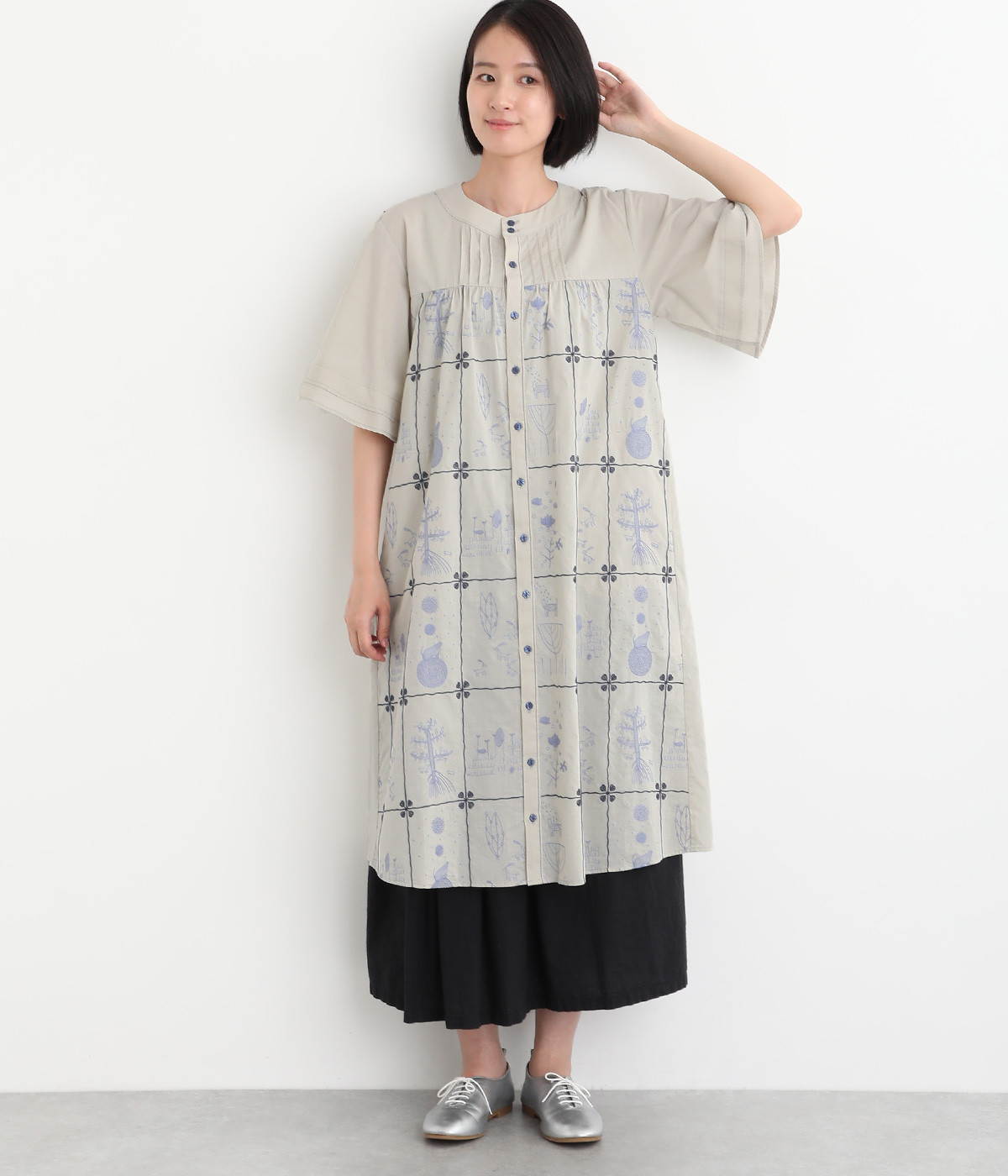 SUPER HAKKA×オバタクミ｢心の中の絵本｣総刺繍ワンピース(ベージュ-ONESIZE)