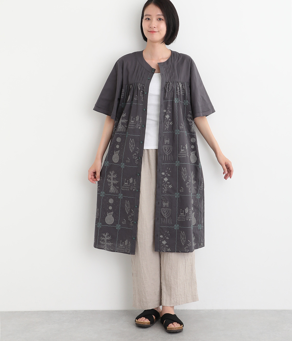 SUPER HAKKA×オバタクミ｢心の中の絵本｣総刺繍ワンピース(チャコール-ONESIZE)