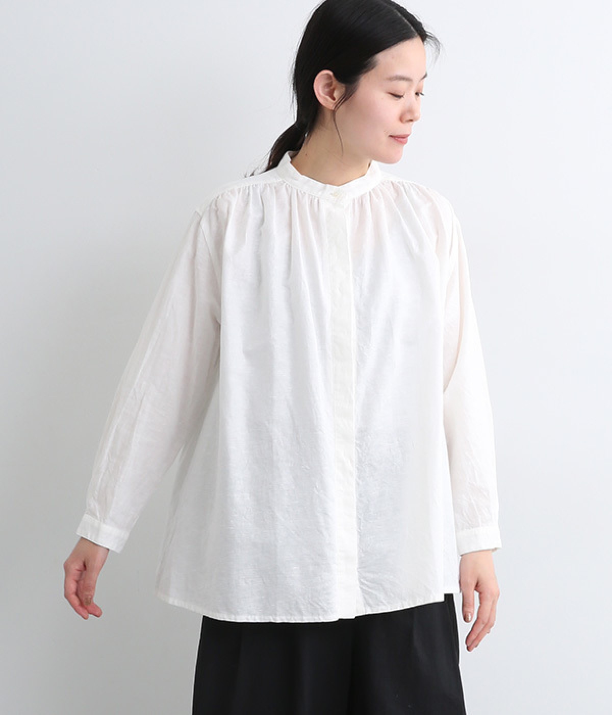 コットンリネンギャザーシャツ(ホワイト-ONESIZE)